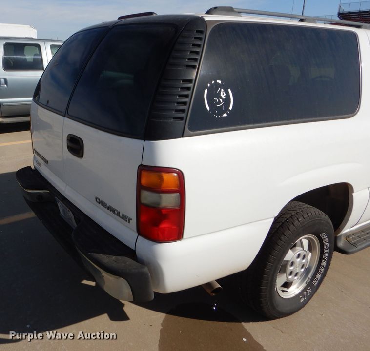 image for item DD4537 2003 Chevrolet Suburban 1500 SUV