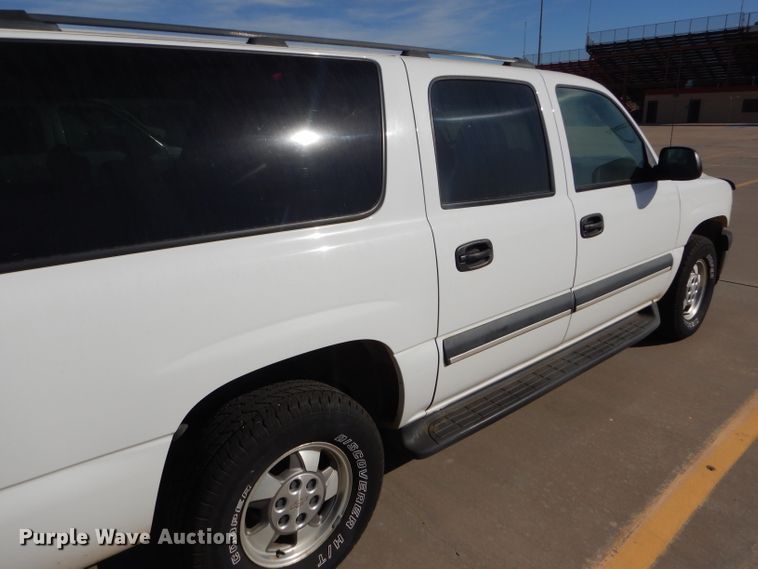 image for item DD4537 2003 Chevrolet Suburban 1500 SUV