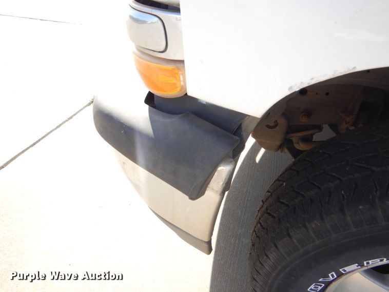 image for item DD4537 2003 Chevrolet Suburban 1500 SUV