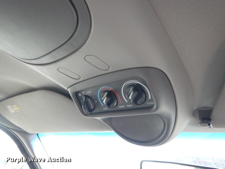 image for item DD4538 2000 Ford Excursion SUV