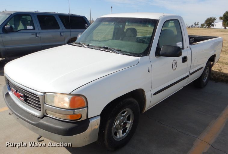image for item DD4539 2000 GMC Sierra 1500 pickup truck