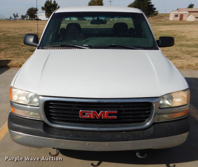 image for item DD4539 2000 GMC Sierra 1500 pickup truck