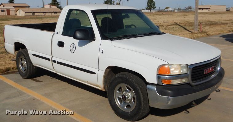 image for item DD4539 2000 GMC Sierra 1500 pickup truck