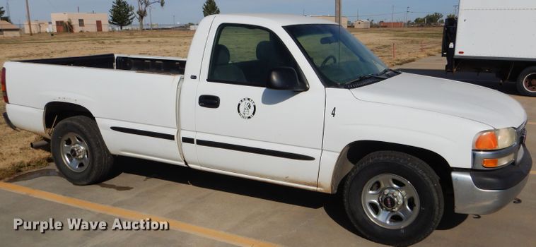 image for item DD4539 2000 GMC Sierra 1500 pickup truck