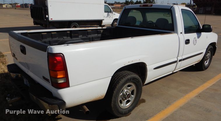 image for item DD4539 2000 GMC Sierra 1500 pickup truck