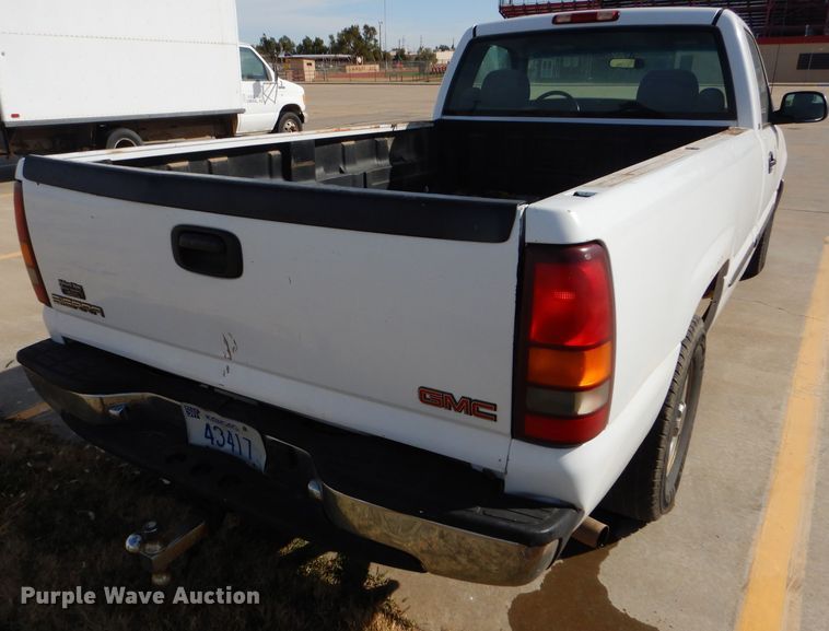 image for item DD4539 2000 GMC Sierra 1500 pickup truck