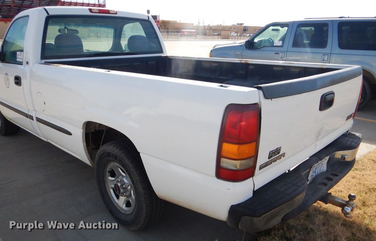image for item DD4539 2000 GMC Sierra 1500 pickup truck