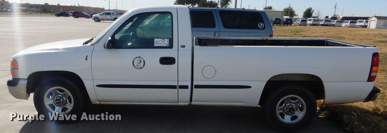 image for item DD4539 2000 GMC Sierra 1500 pickup truck