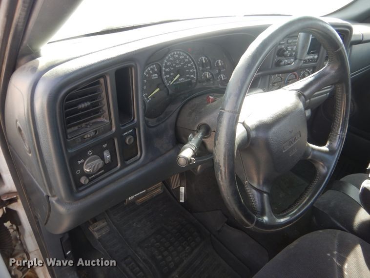 image for item DD4539 2000 GMC Sierra 1500 pickup truck