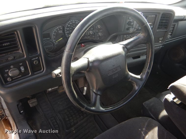 image for item DD4539 2000 GMC Sierra 1500 pickup truck