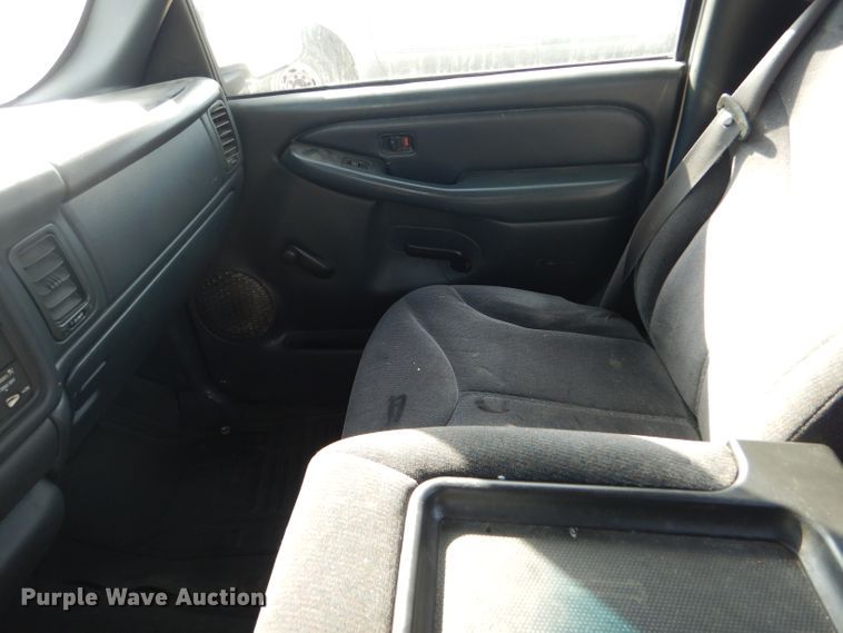 image for item DD4539 2000 GMC Sierra 1500 pickup truck