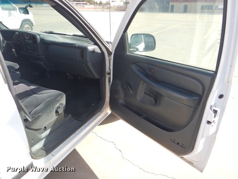 image for item DD4539 2000 GMC Sierra 1500 pickup truck