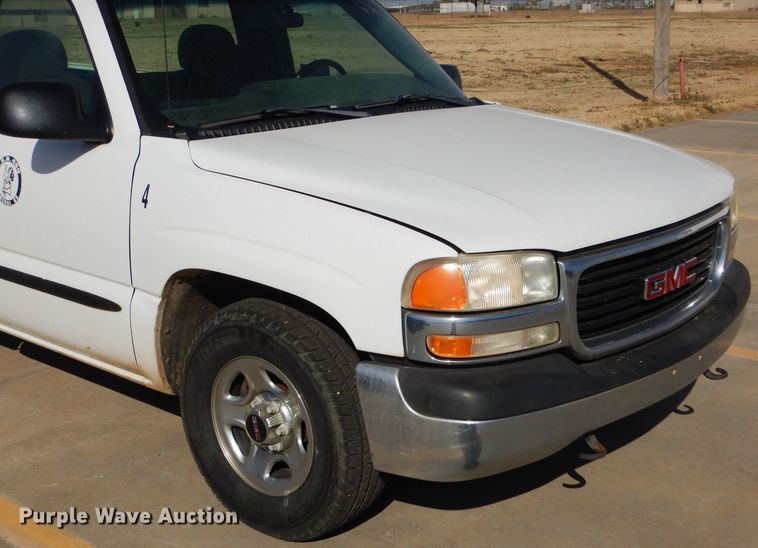 image for item DD4539 2000 GMC Sierra 1500 pickup truck