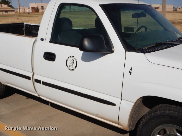 image for item DD4539 2000 GMC Sierra 1500 pickup truck