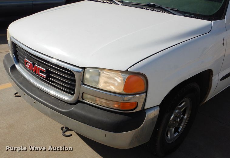 image for item DD4539 2000 GMC Sierra 1500 pickup truck