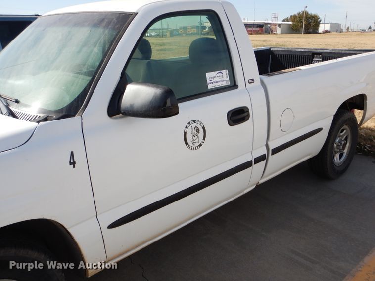 image for item DD4539 2000 GMC Sierra 1500 pickup truck