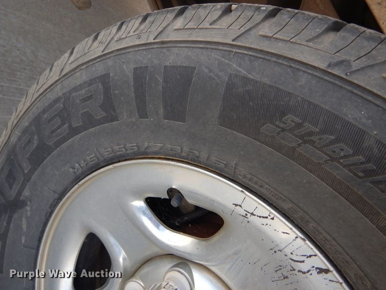 image for item DD4539 2000 GMC Sierra 1500 pickup truck