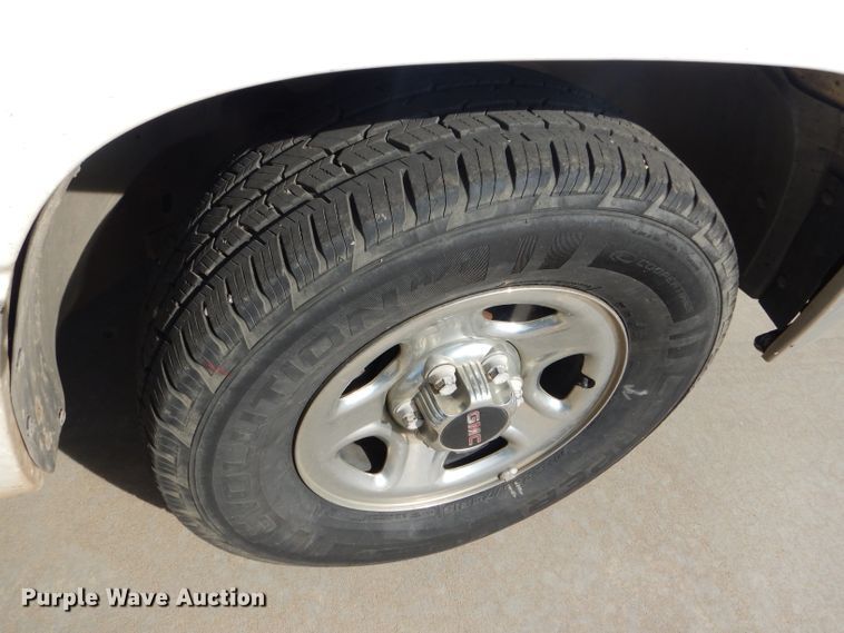 image for item DD4539 2000 GMC Sierra 1500 pickup truck