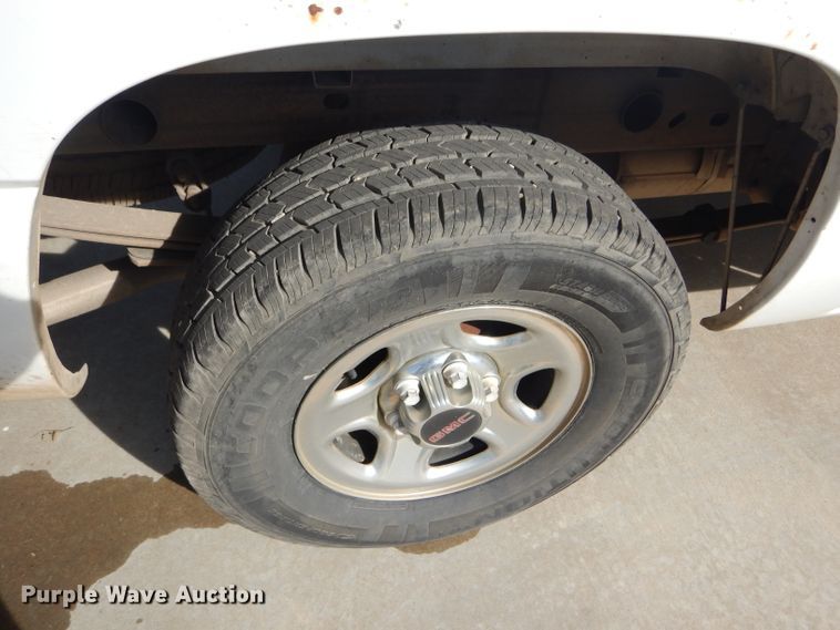 image for item DD4539 2000 GMC Sierra 1500 pickup truck