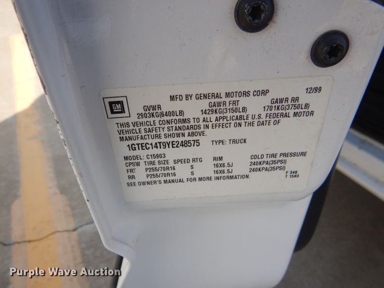 image for item DD4539 2000 GMC Sierra 1500 pickup truck