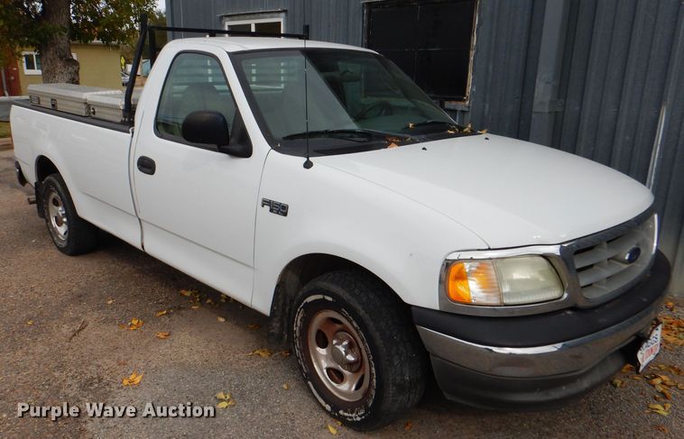 image for item DD4541 2003 Ford F150 XL pickup truck