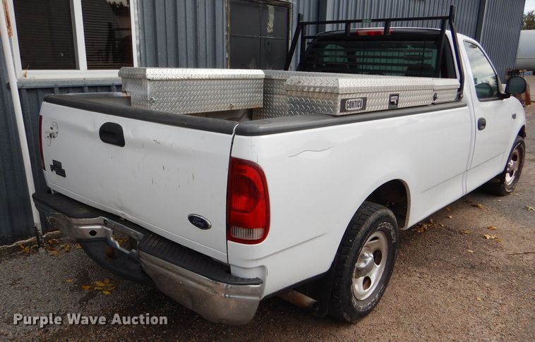 image for item DD4541 2003 Ford F150 XL pickup truck