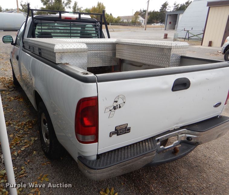 image for item DD4541 2003 Ford F150 XL pickup truck
