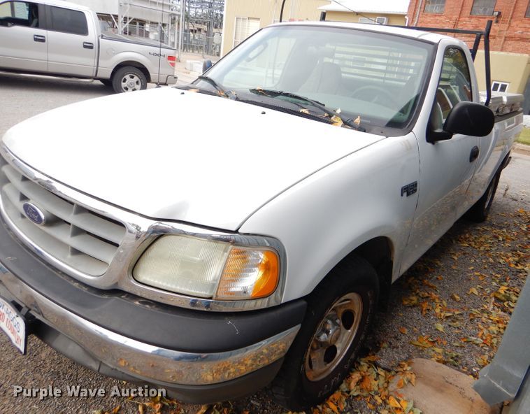 image for item DD4541 2003 Ford F150 XL pickup truck