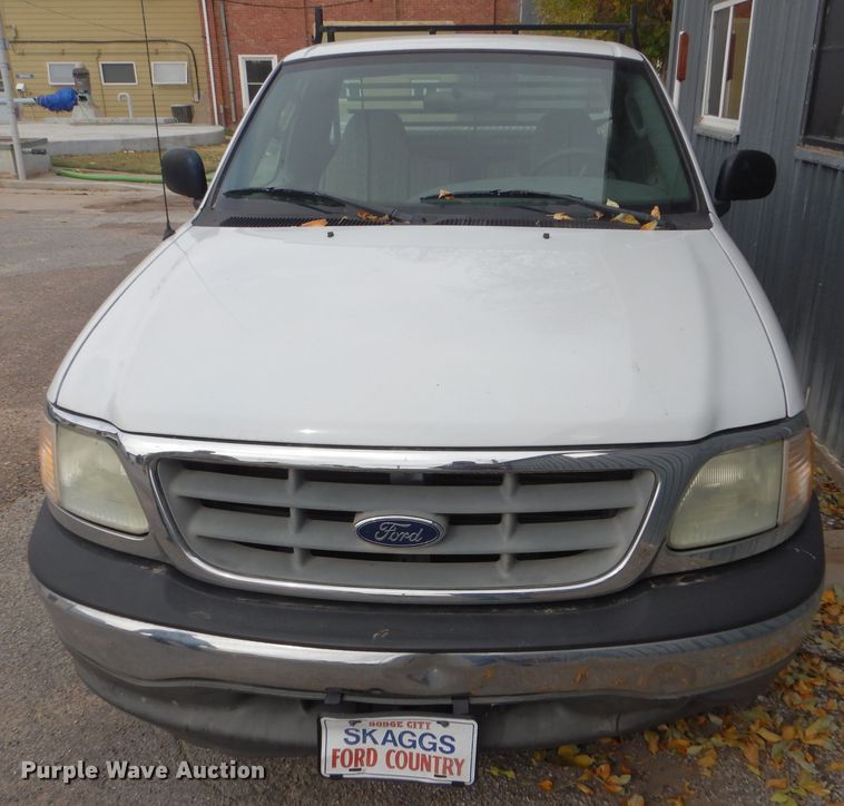 image for item DD4541 2003 Ford F150 XL pickup truck