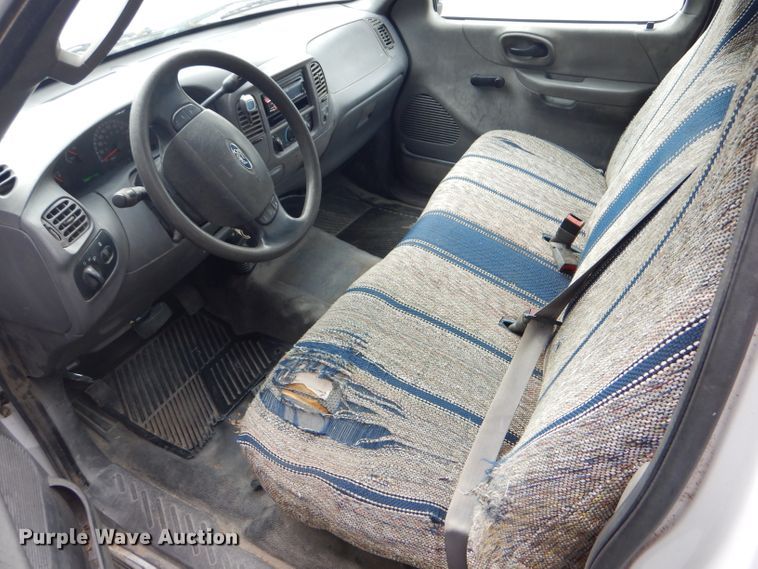 image for item DD4541 2003 Ford F150 XL pickup truck