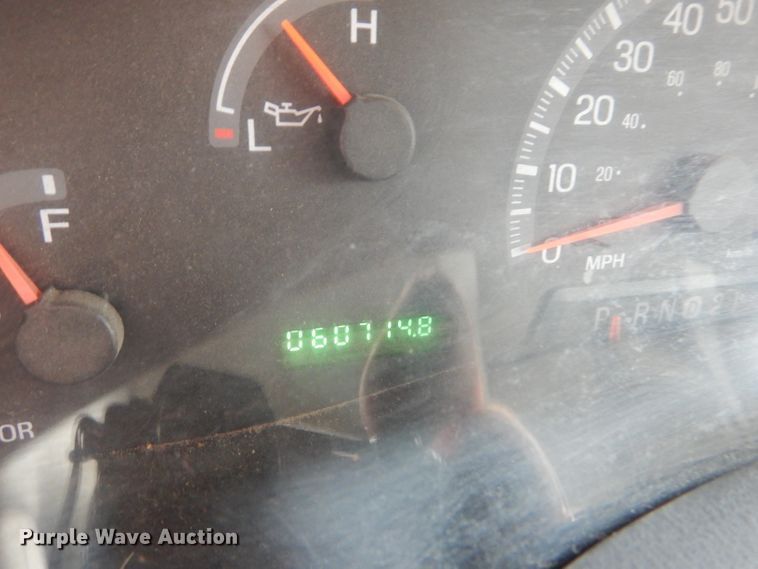 image for item DD4541 2003 Ford F150 XL pickup truck