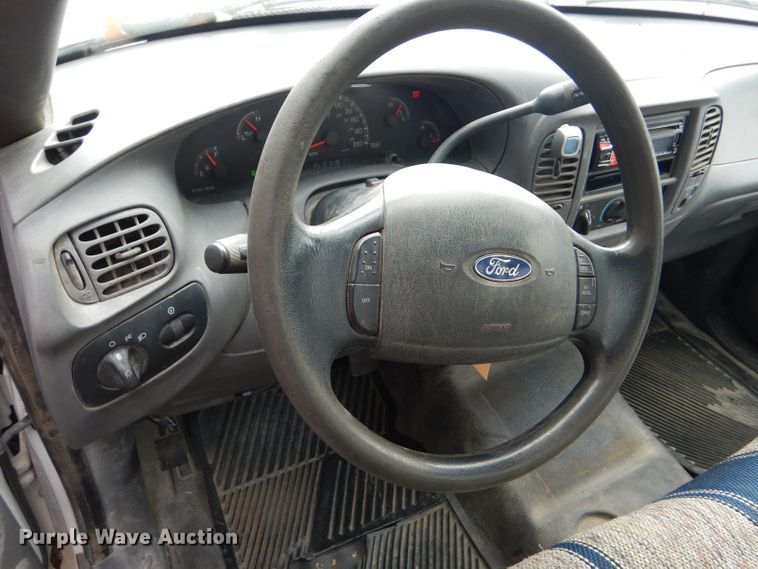 image for item DD4541 2003 Ford F150 XL pickup truck