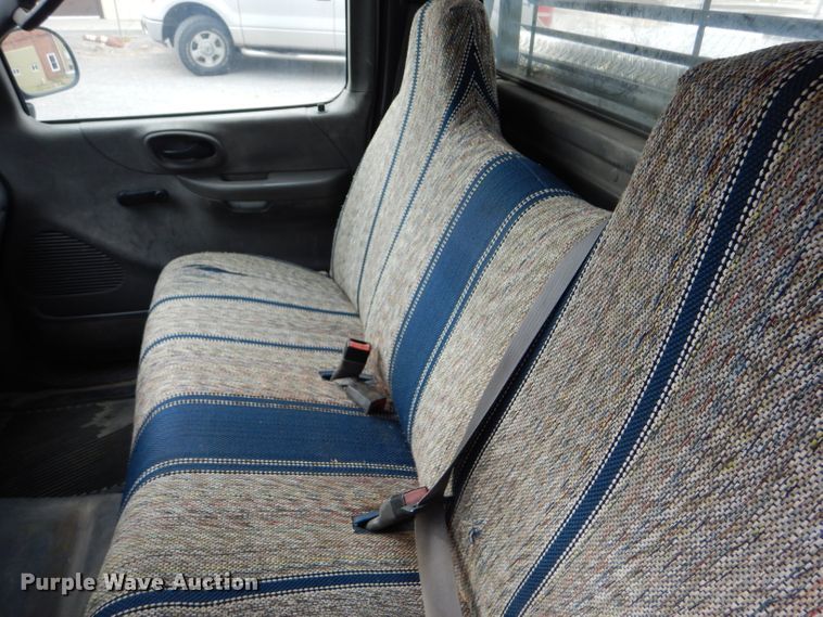 image for item DD4541 2003 Ford F150 XL pickup truck