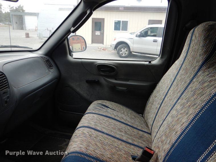 image for item DD4541 2003 Ford F150 XL pickup truck