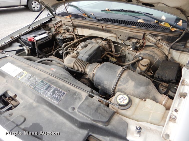 image for item DD4541 2003 Ford F150 XL pickup truck