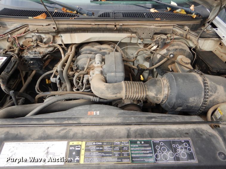 image for item DD4541 2003 Ford F150 XL pickup truck