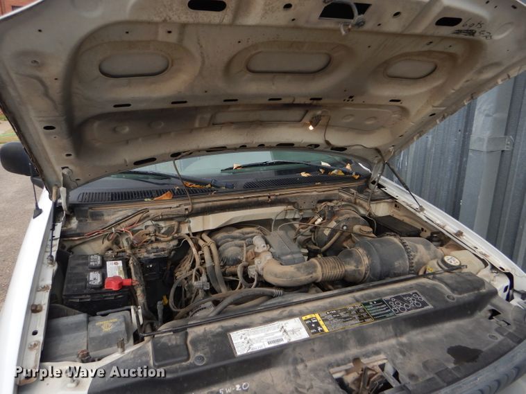 image for item DD4541 2003 Ford F150 XL pickup truck