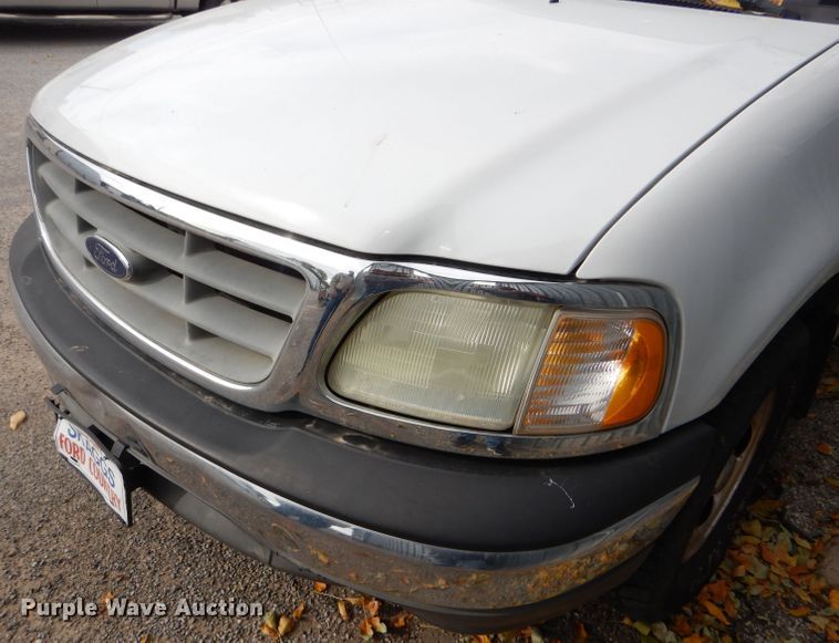 image for item DD4541 2003 Ford F150 XL pickup truck