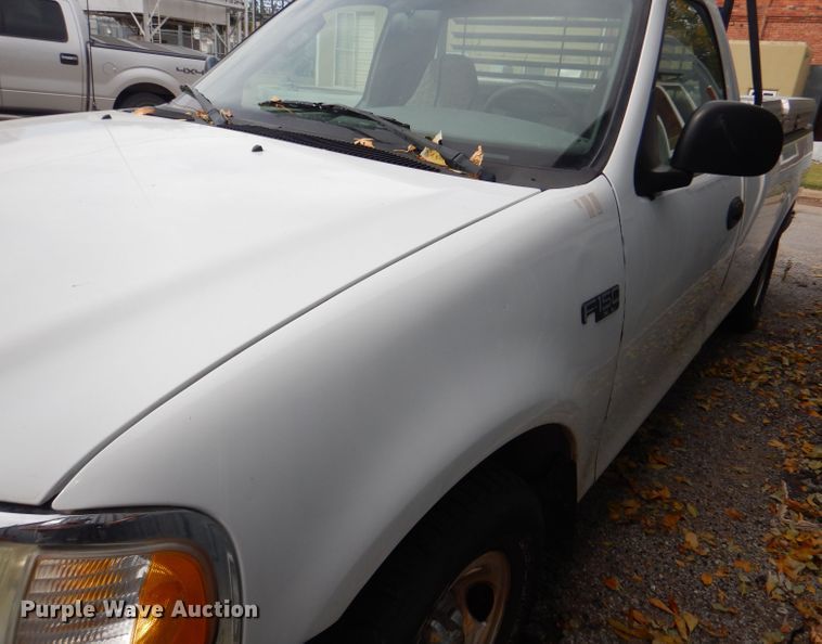 image for item DD4541 2003 Ford F150 XL pickup truck