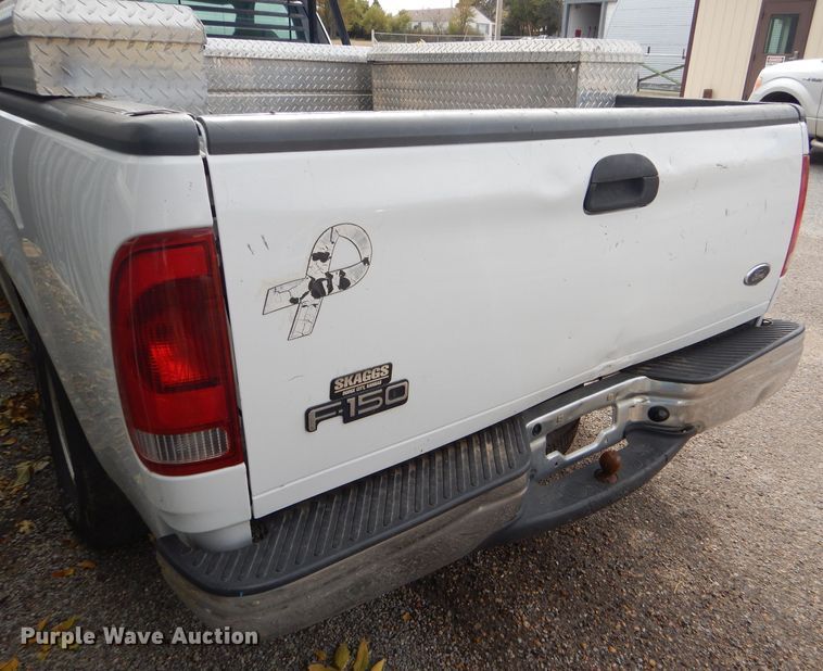 image for item DD4541 2003 Ford F150 XL pickup truck