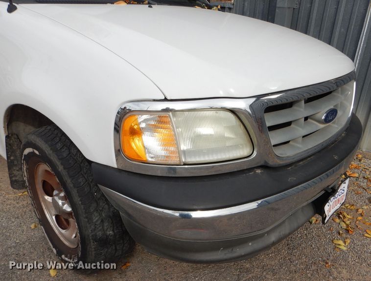image for item DD4541 2003 Ford F150 XL pickup truck