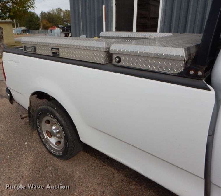 image for item DD4541 2003 Ford F150 XL pickup truck