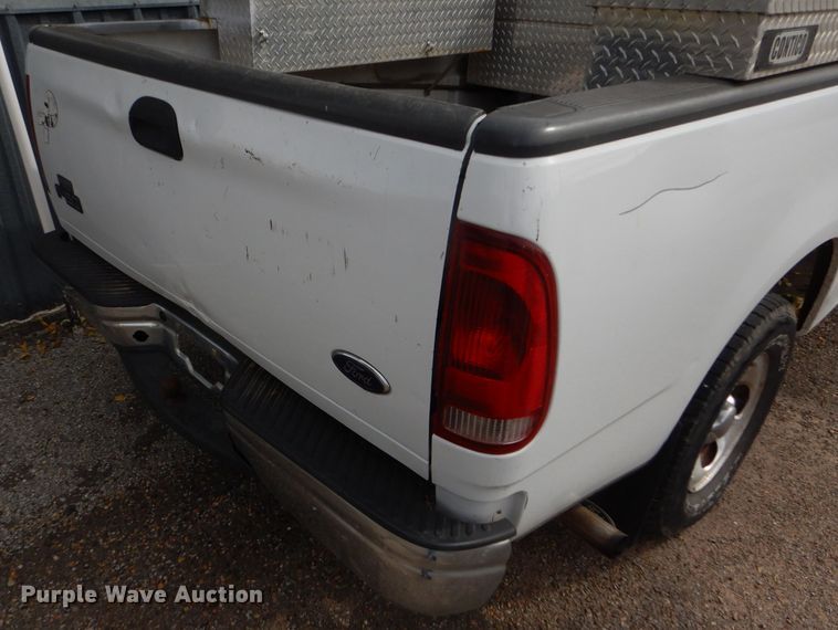 image for item DD4541 2003 Ford F150 XL pickup truck