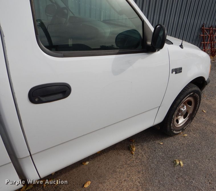 image for item DD4541 2003 Ford F150 XL pickup truck