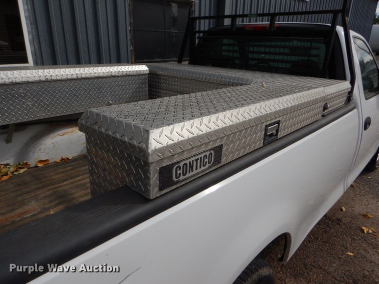 image for item DD4541 2003 Ford F150 XL pickup truck