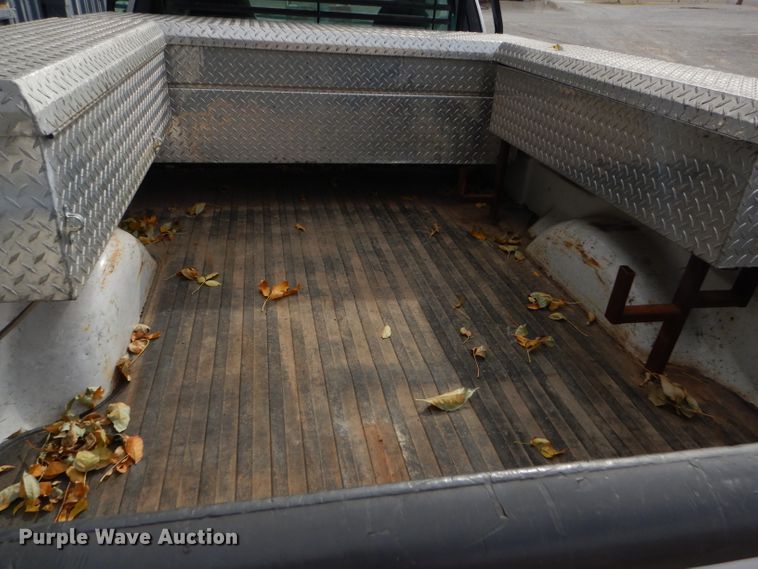 image for item DD4541 2003 Ford F150 XL pickup truck