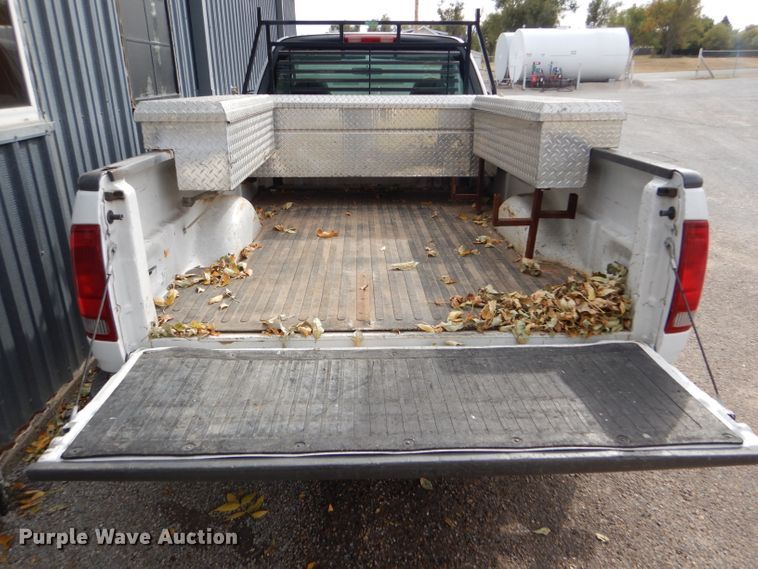 image for item DD4541 2003 Ford F150 XL pickup truck