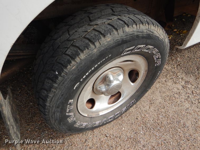 image for item DD4541 2003 Ford F150 XL pickup truck