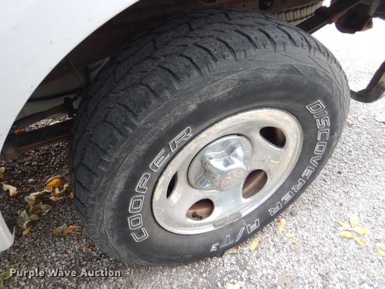 image for item DD4541 2003 Ford F150 XL pickup truck