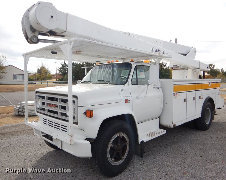 image for item DD4542 1987 GMC 7000 bucket truck